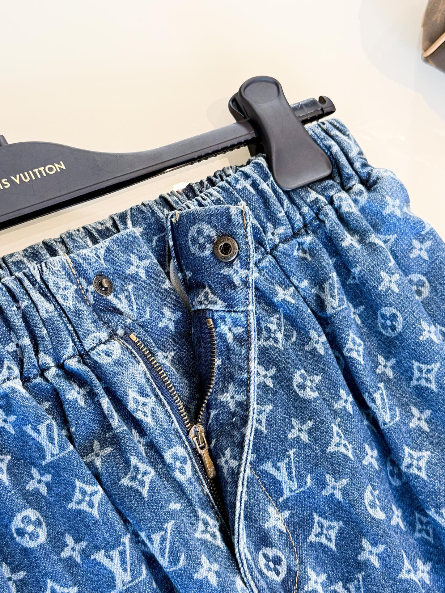 JEANS  - Image 8