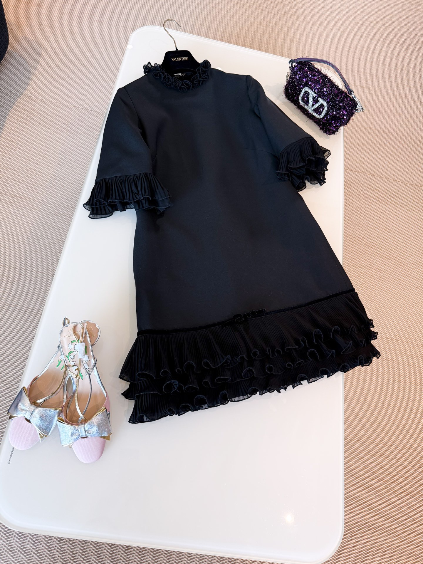 DRESS