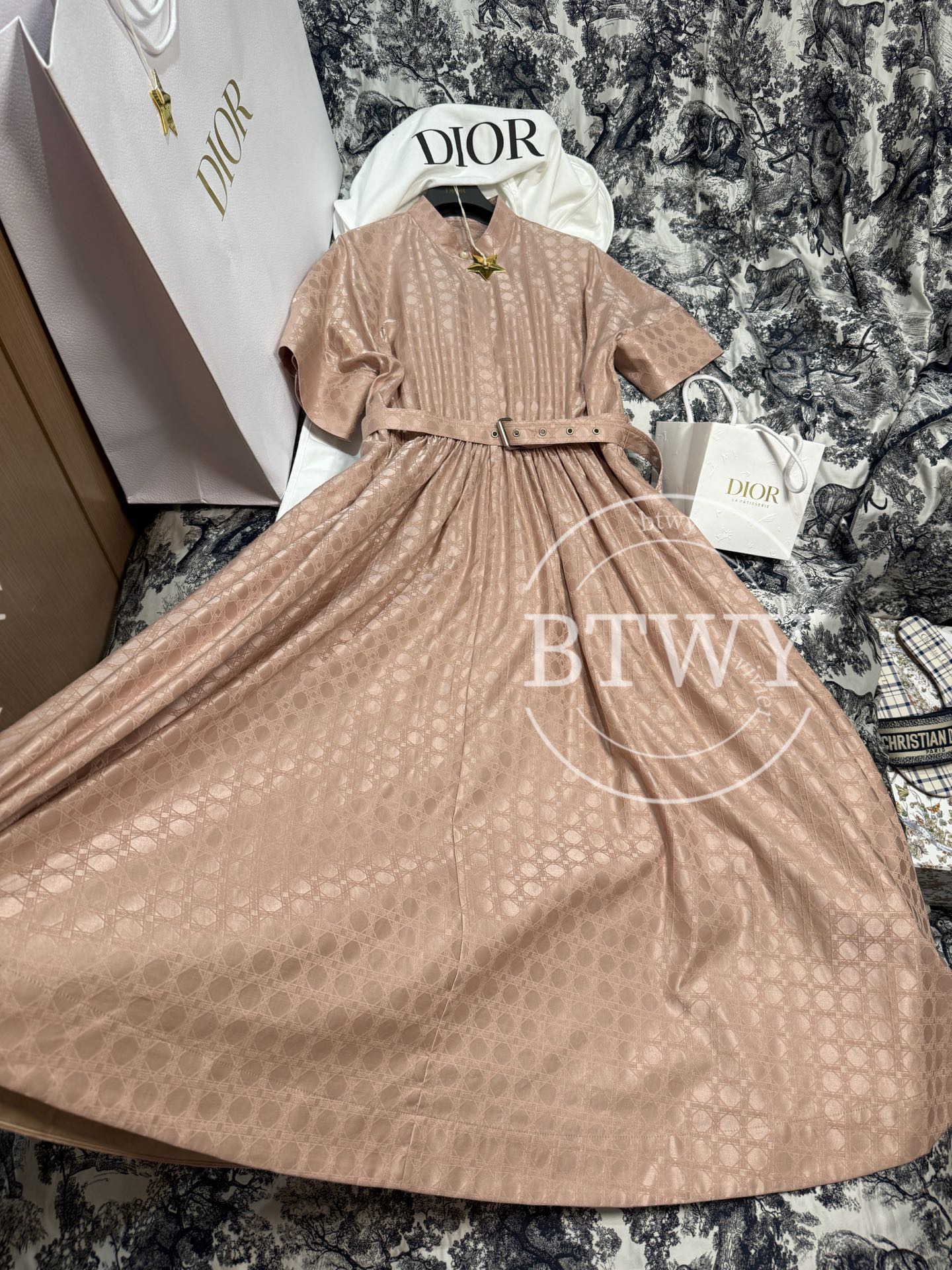 DRESS - Image 2
