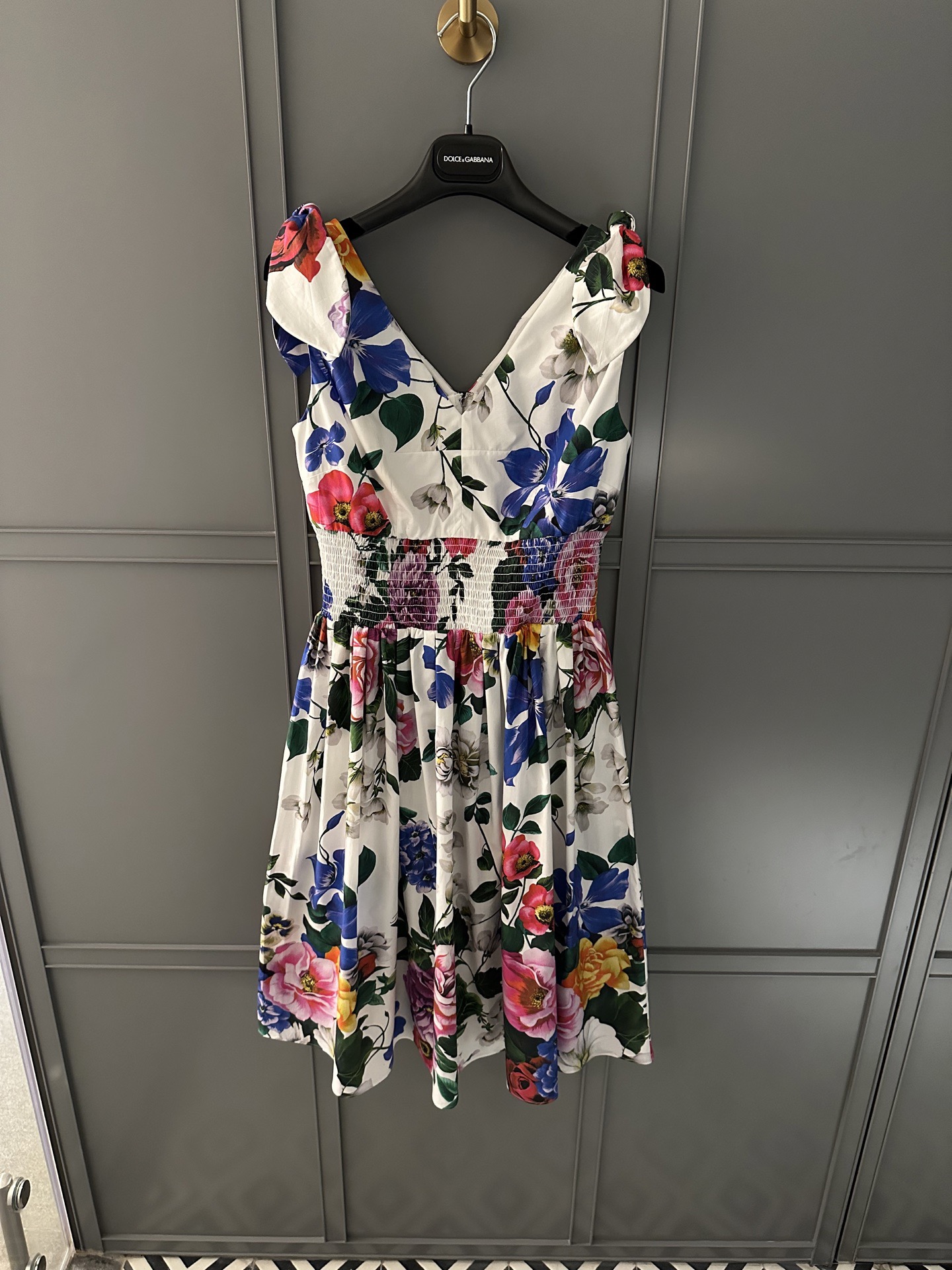 DRESS