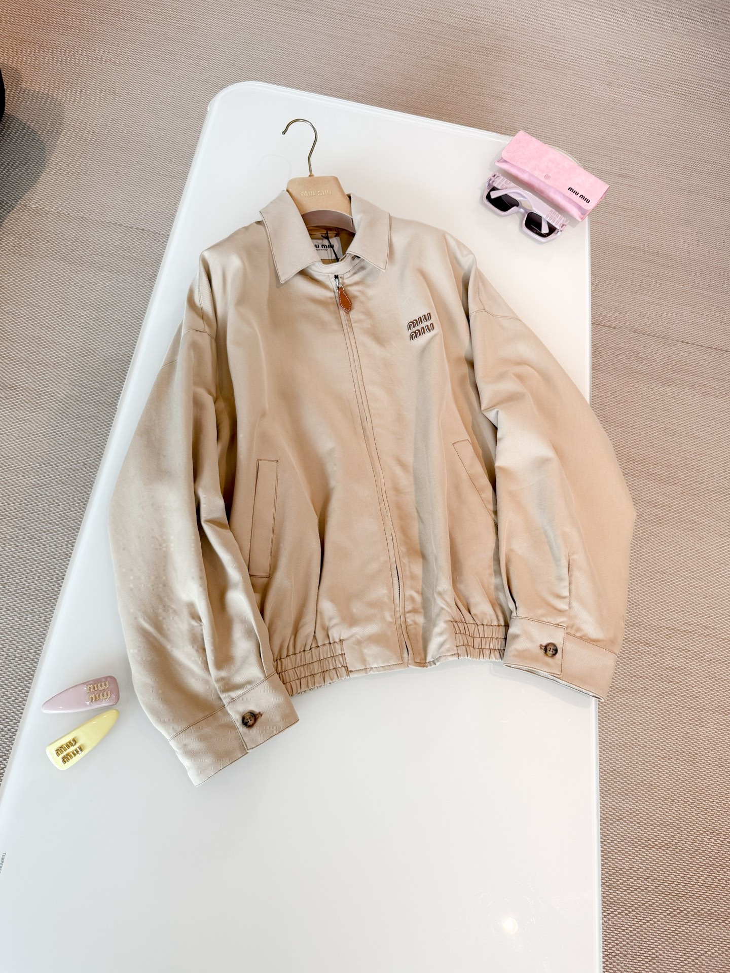 JACKET 