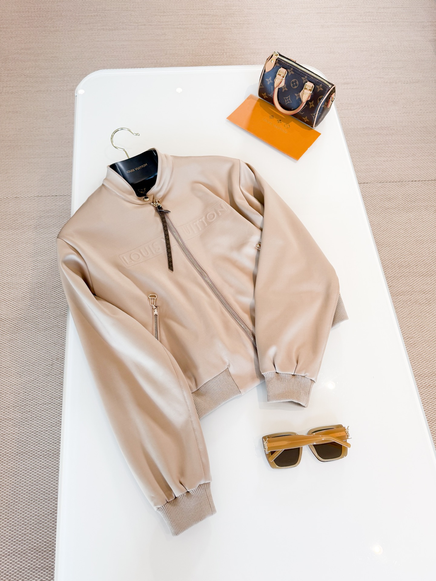 JACKET 