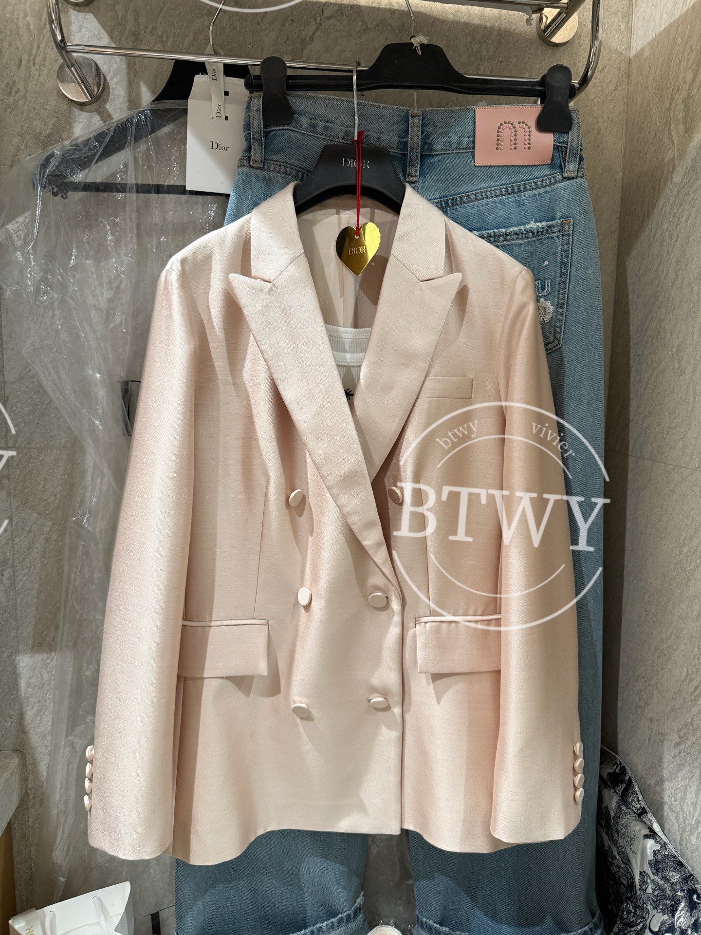 JACKET 