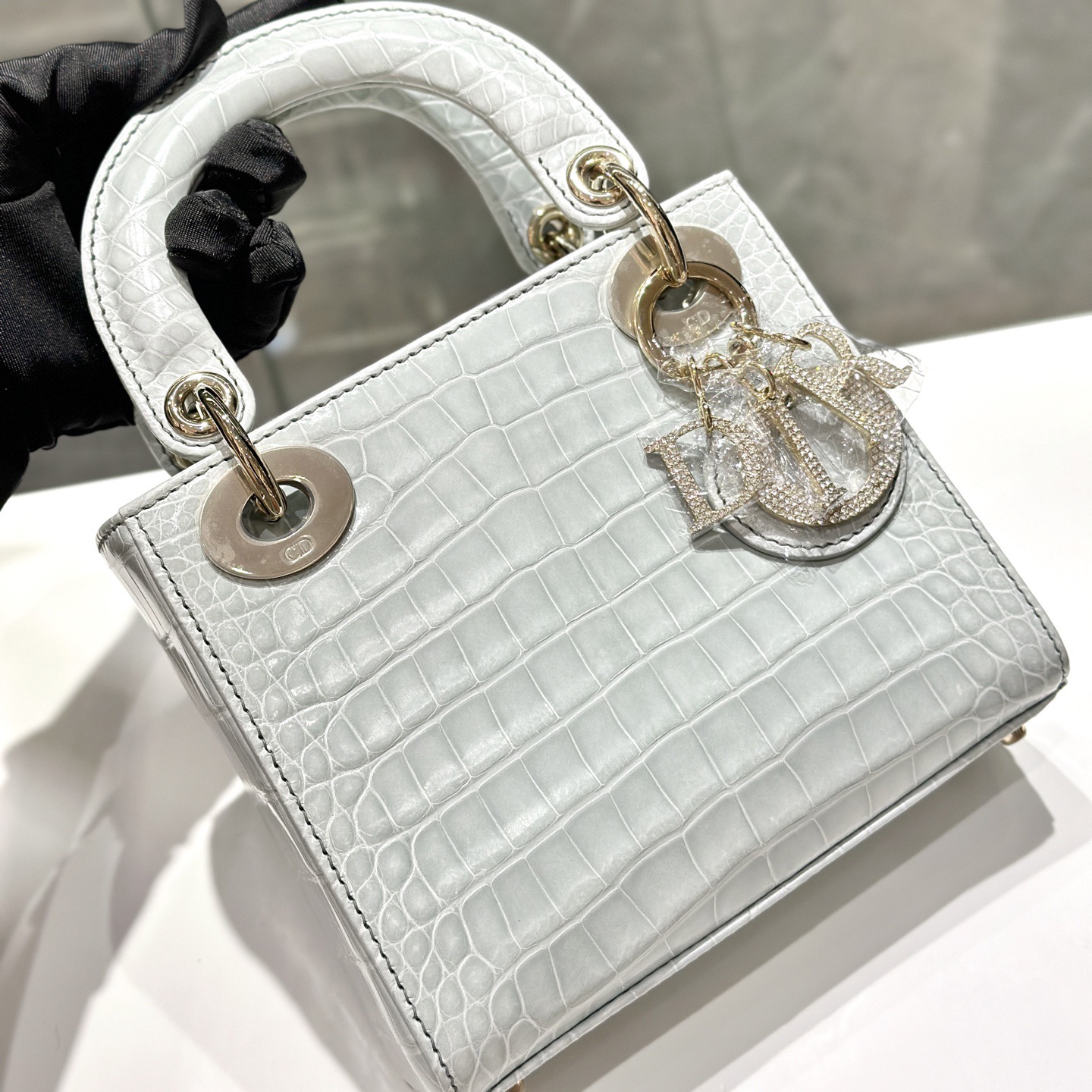 CROCODILE LEATHER 