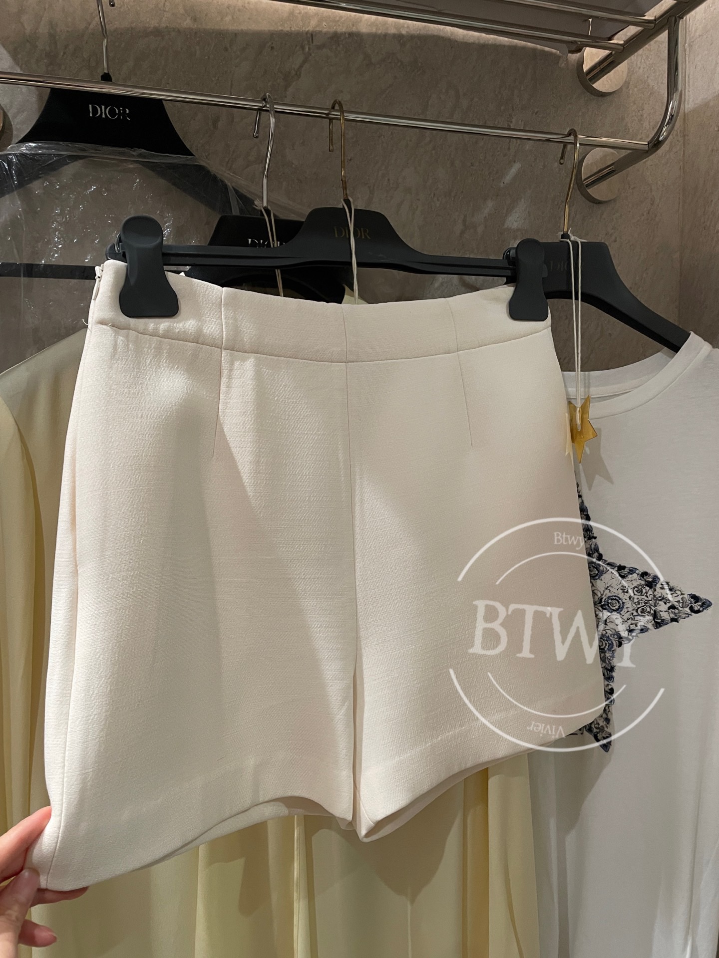 SHORTS - Image 2